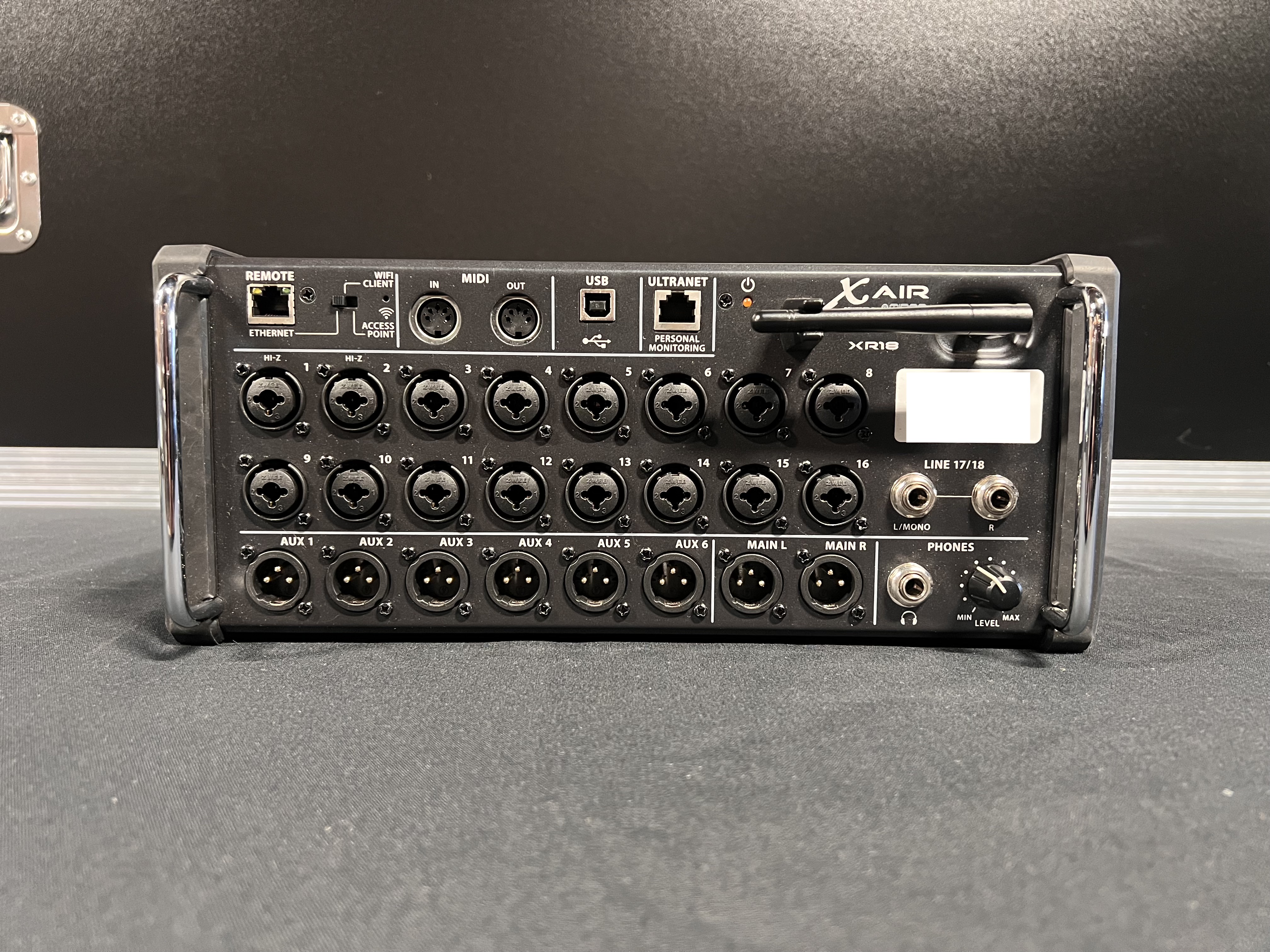 Behringer X-Air XR18 Mixer