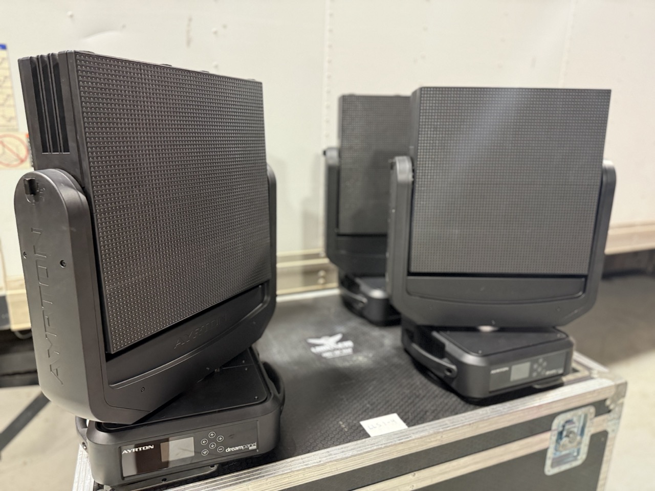 Ayrton Dreampanel Twin Hybrid Moving Head gallery image 2