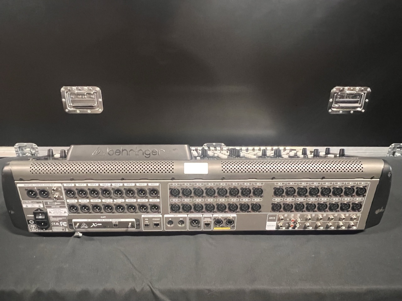 Behringer X32 Full Size gallery image 3