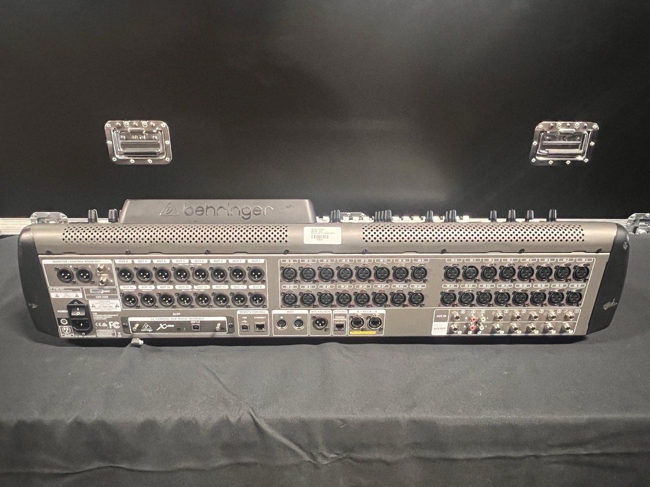 Behringer X32 Full Size gallery image 4