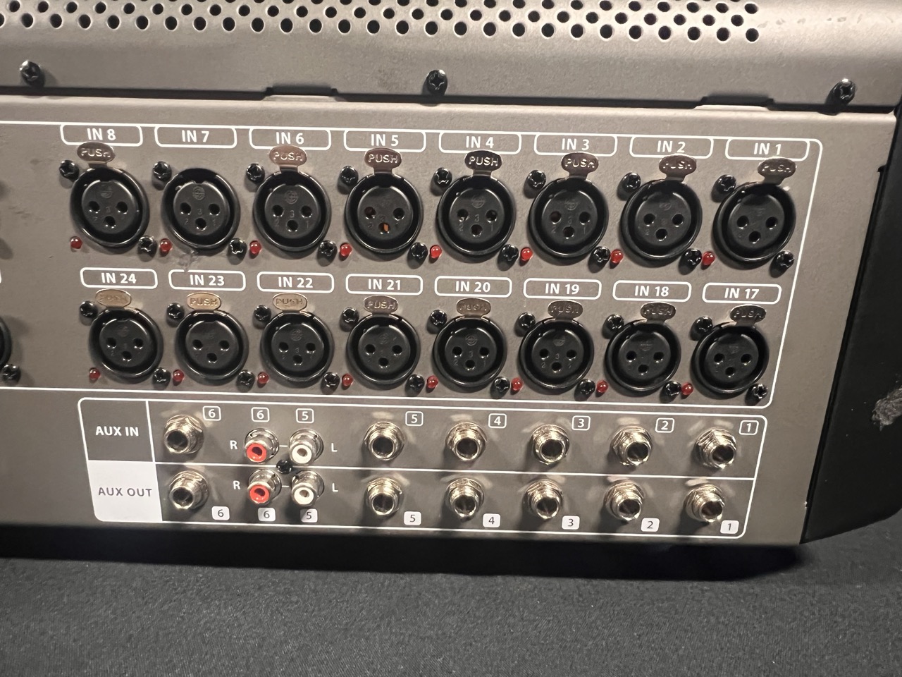 Behringer X32 Full Size gallery image 5