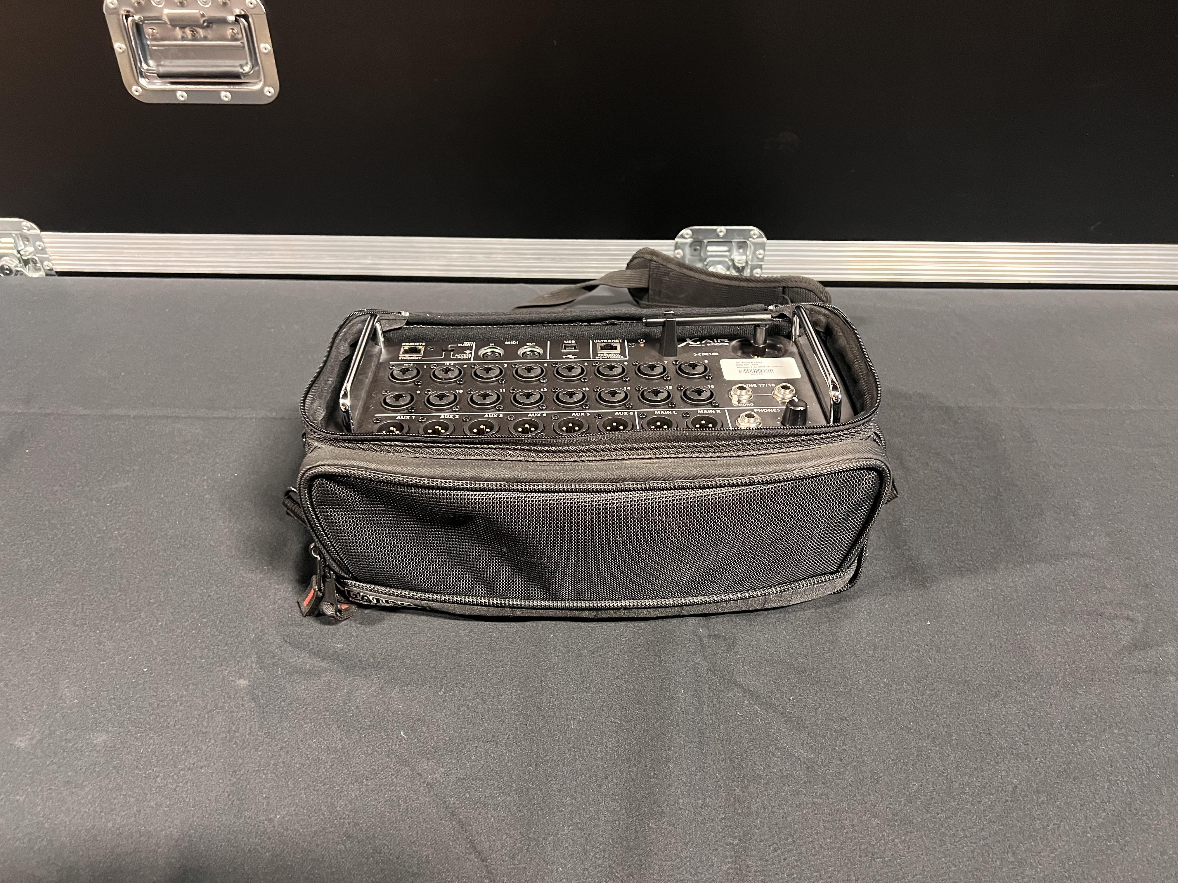 Behringer X Air XR18 Digital Mixer gallery image 8