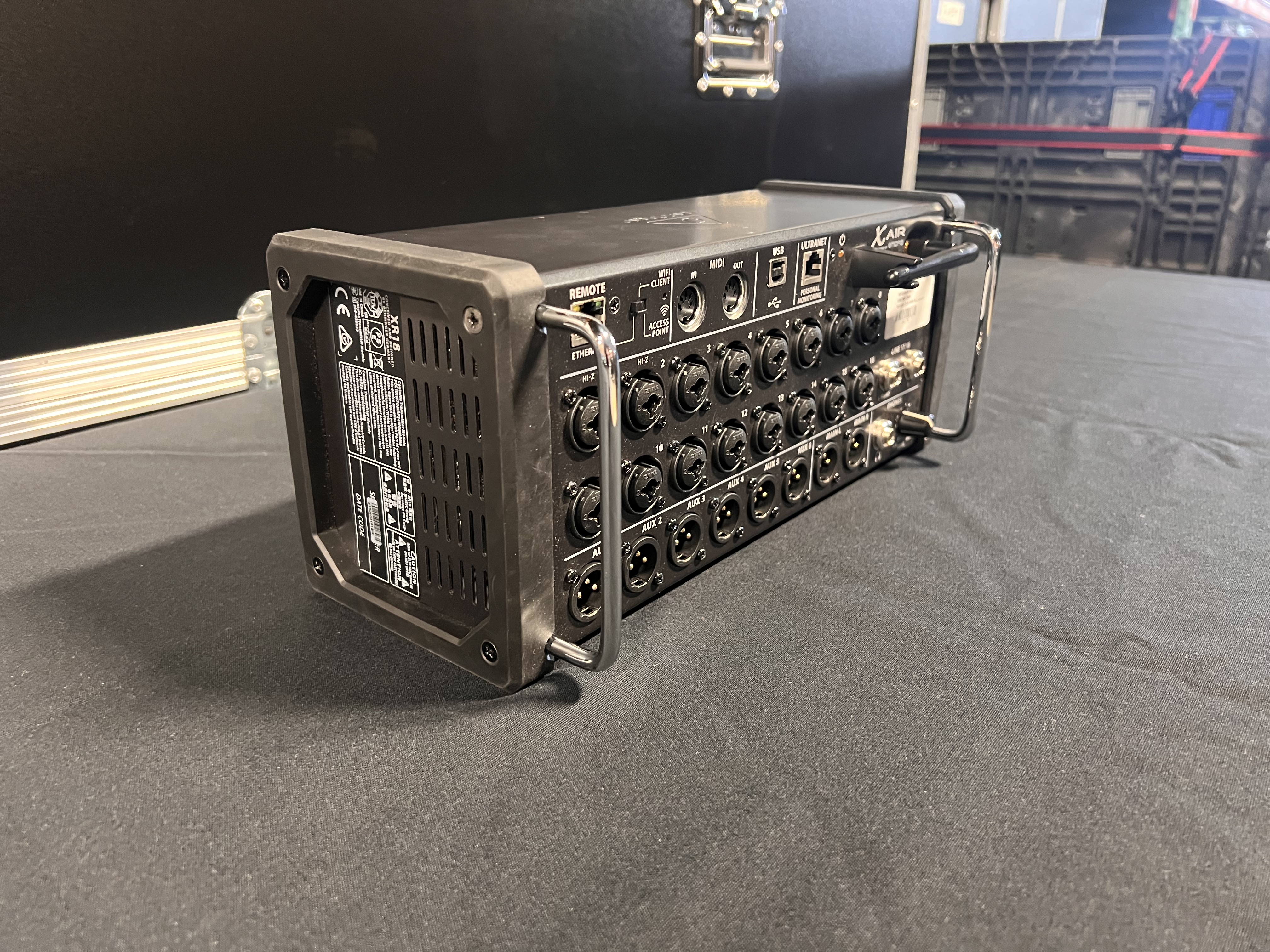 Behringer X Air XR18 Digital Mixer gallery image 2