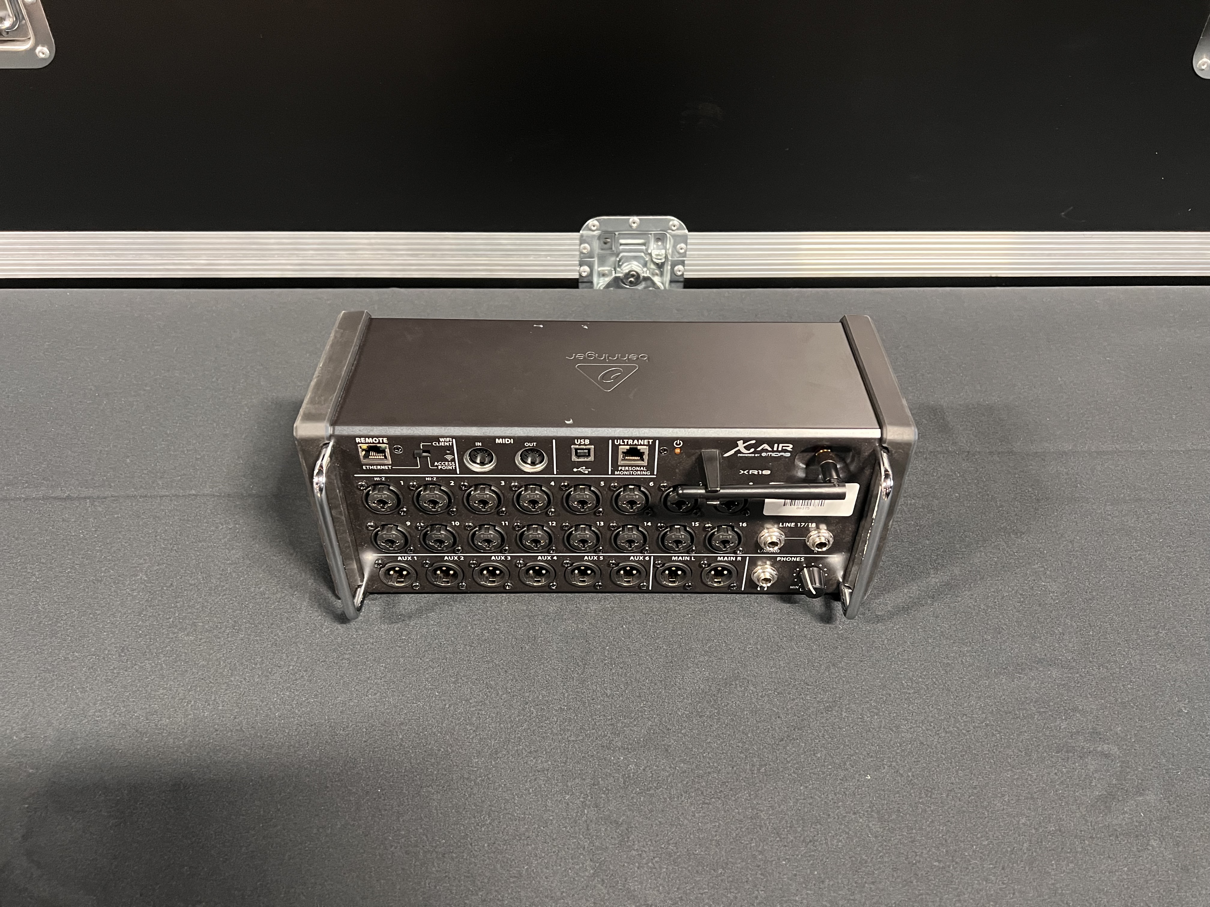 Behringer X Air XR18 Digital Mixer gallery image 1