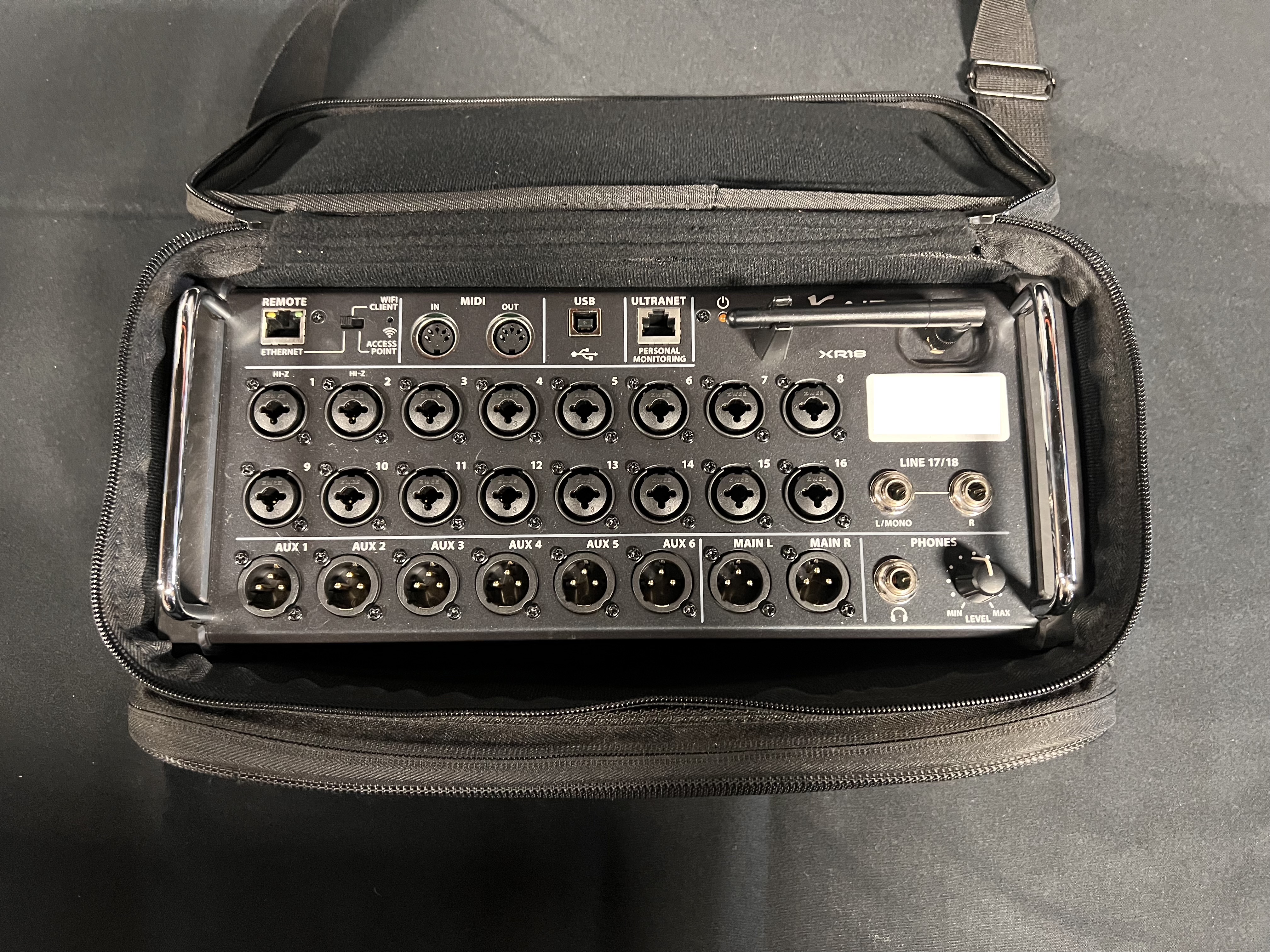 Behringer X Air XR18 Digital Mixer gallery image 7