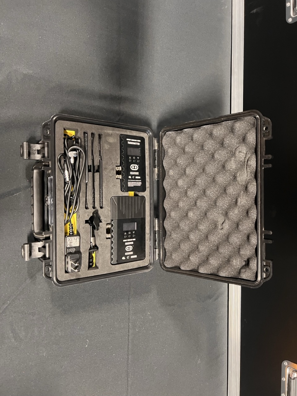 Cinegears Ghost-Eye 600MP Wireless HDMI / SDI Kit gallery image 2