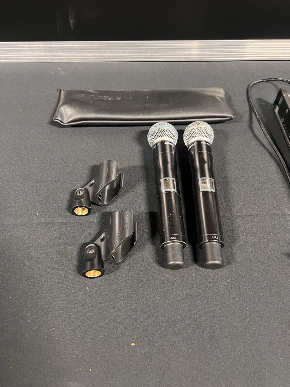 Shure UR4D Dual Channel Combo System gallery image 1