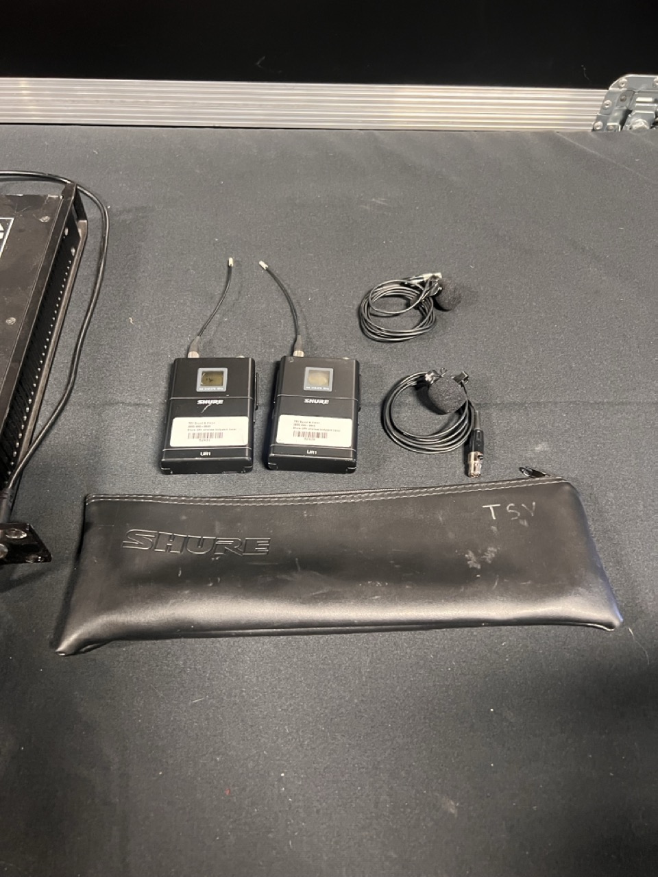 Shure UR4D Dual Channel Combo System gallery image 2